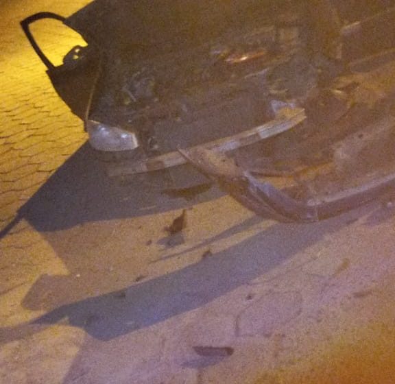  Batida em carro parado deixa vítima gravemente ferida