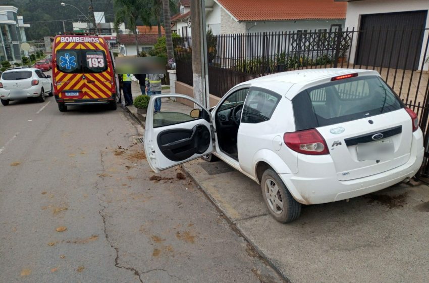  Acidente entre carros no bairro Oxford
