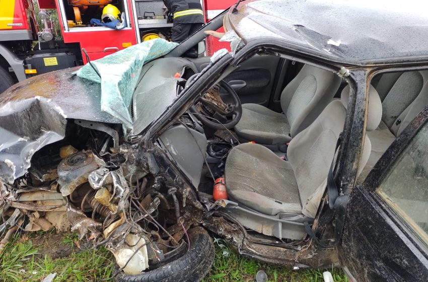  Encarceramento em colisão frontal na BR-116
