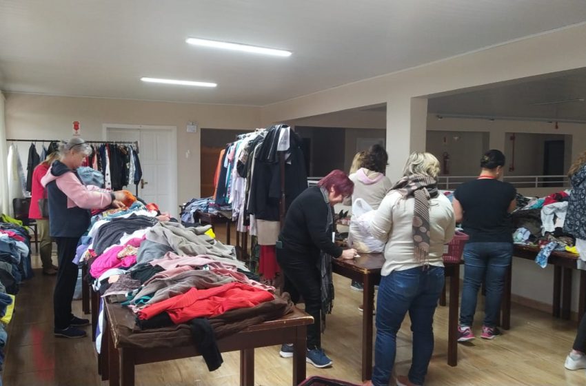  Bazar em prol da Ação Social