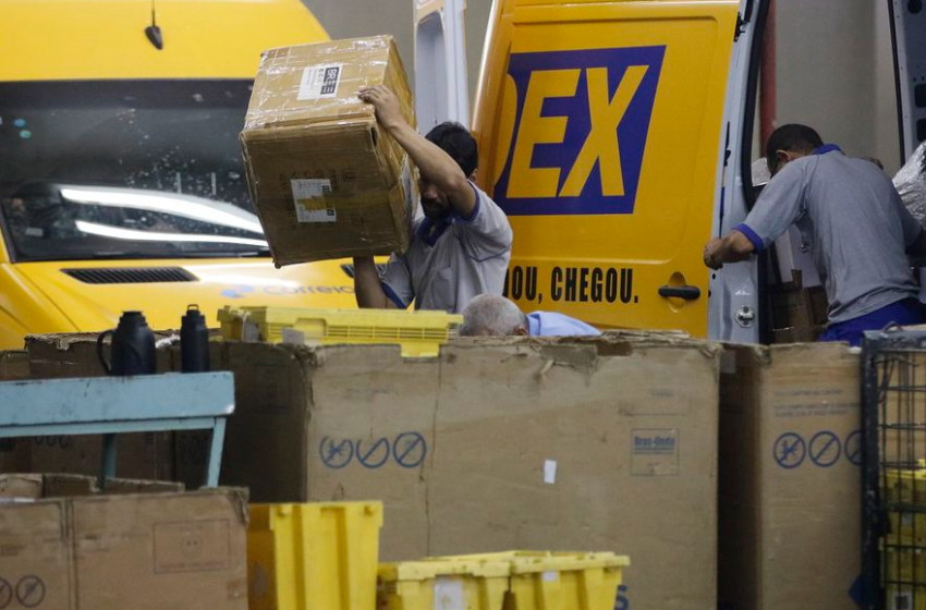  Em crise, correios anunciam reestruturação