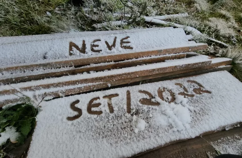  Neve cai no segundo dia da primavera
