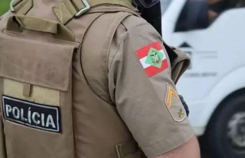  Homens encapuzados invadem casa e matam mulher com golpe de machado