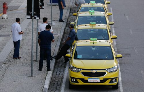  CEF paga auxílio aos caminhoneiros e taxistas neste sábado (24)