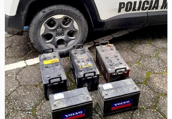  PM recupera baterias roubadas de caminhões