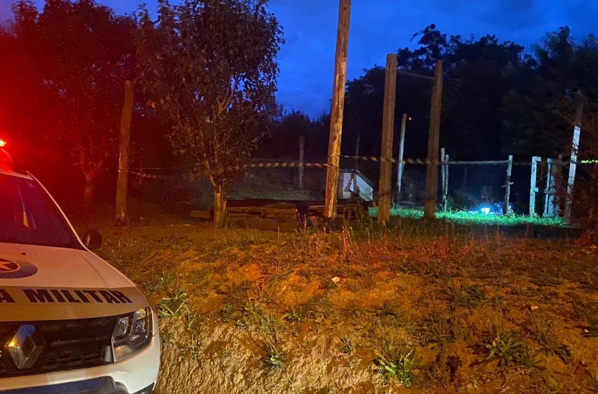  Rapaz de 20 anos assassinado a golpes de faca