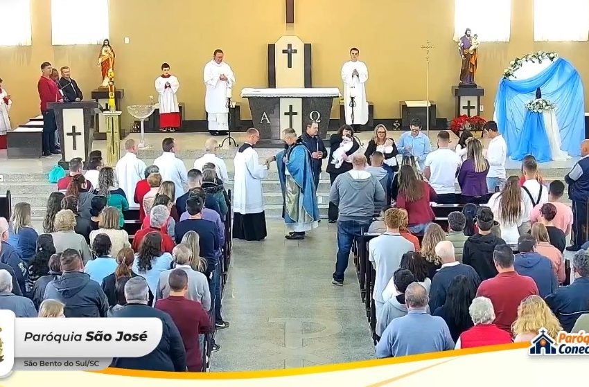  Feriado começou com igrejas lotadas