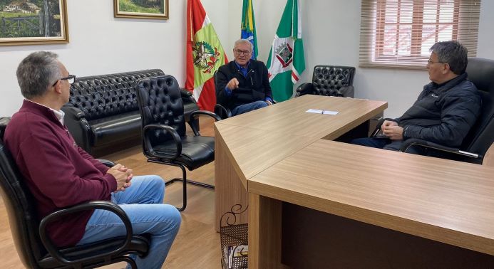  Silvio Dreveck visitou Gabinete de Tomazini