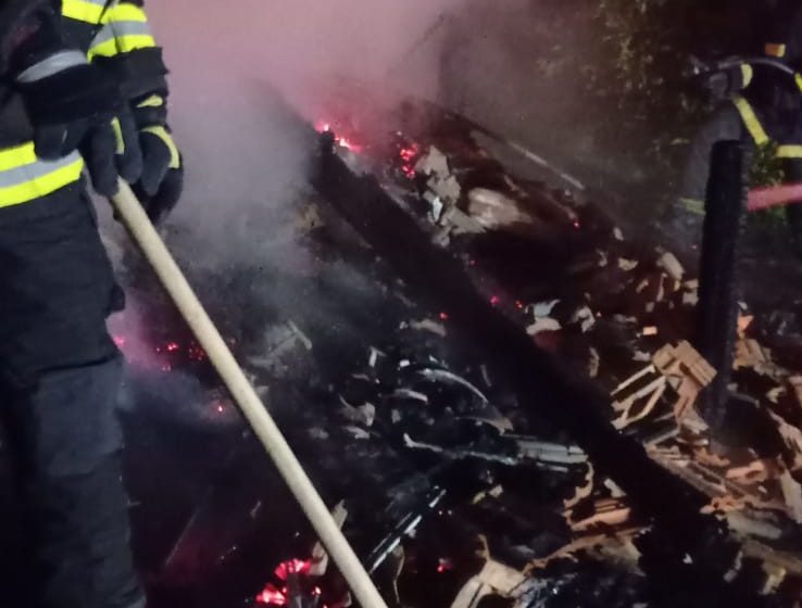  Rancho foi destruído pelo fogo