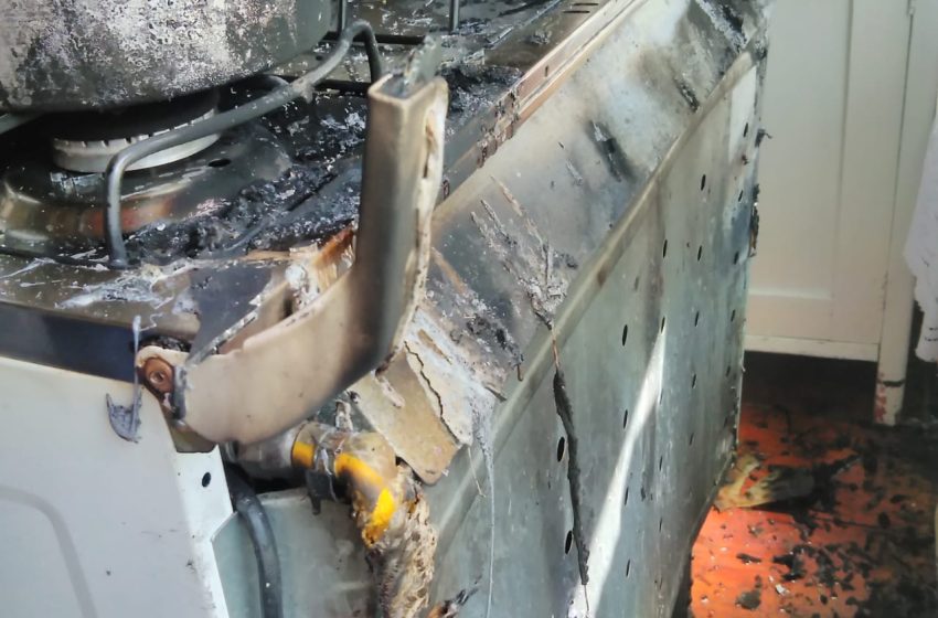  Botijão de gás pega fogo e quase causa uma tragédia