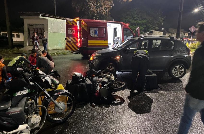  Dois feridos em colisão entre carro e moto