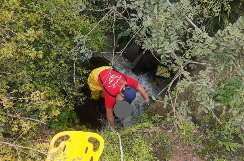 Corpo de mulher foi encontrado jogado em córrego