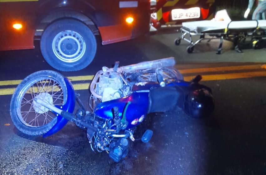  Queda de moto deixa condutor gravemente ferido