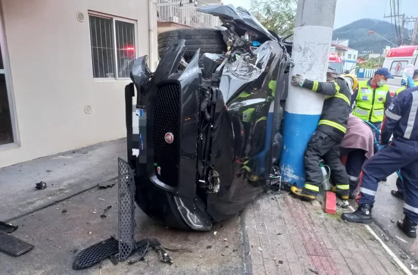  Motorista fica preso às ferragens após grave acidente
