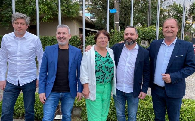  AMUNESC: Alice Grosskopf eleita presidente