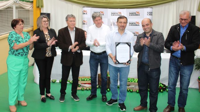  CARLOS MOISÉS: Governador esteve na cidade