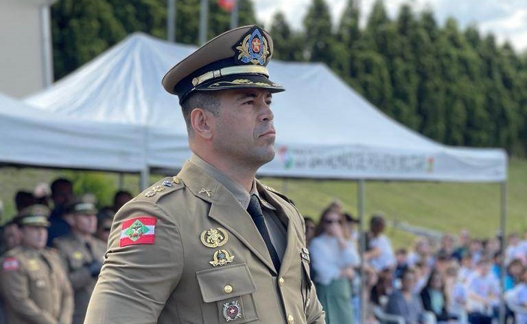  POLÍCIA MILITAR: Kuze assume comando em Jaraguá