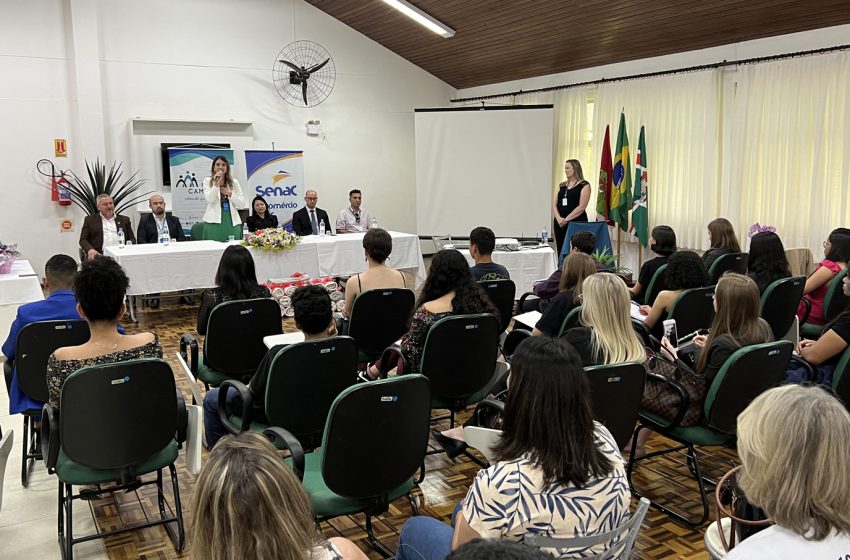  Adolescentes de abrigos têm formatura no programa Novos Caminhos