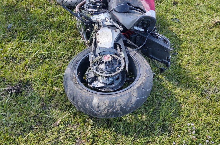  Acidente entre carro e moto deixa um ferido