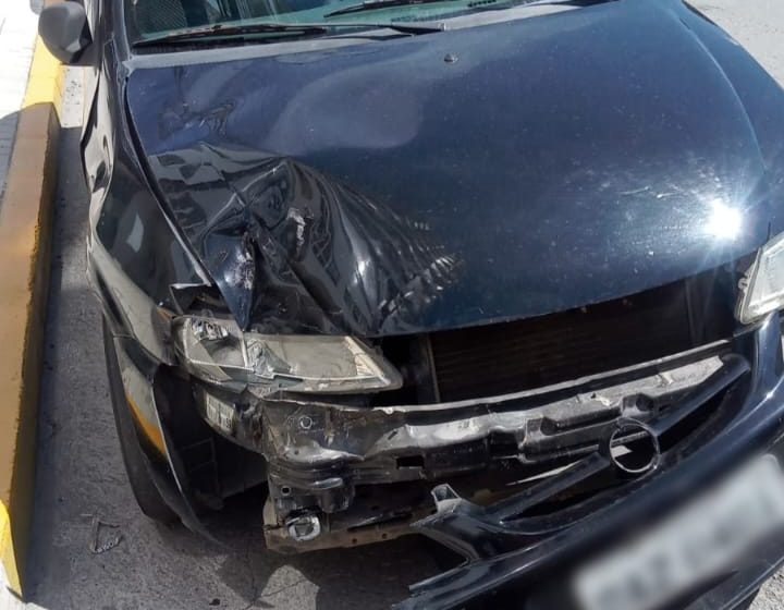  Acidente entre carro e moto deixa um ferido