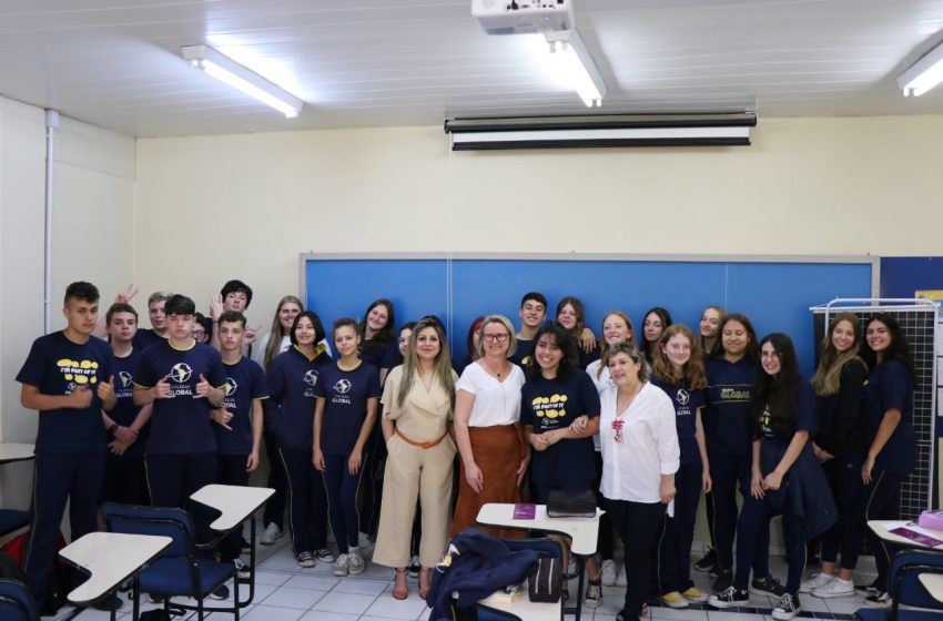  Procuradoria da Mulher palestrou para o nono ano do Colégio Global