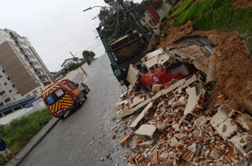  Estragos por quase todos os bairros