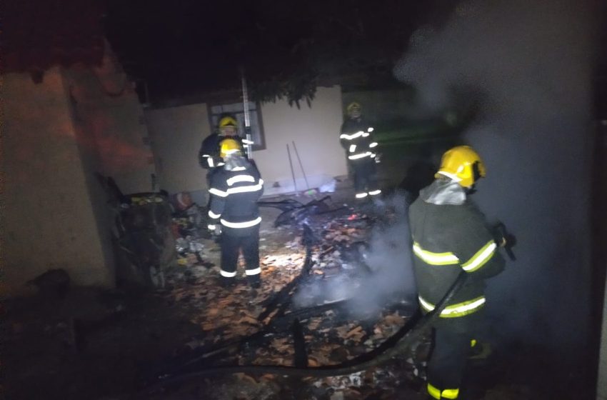  Paiol pega fogo na madrugada
