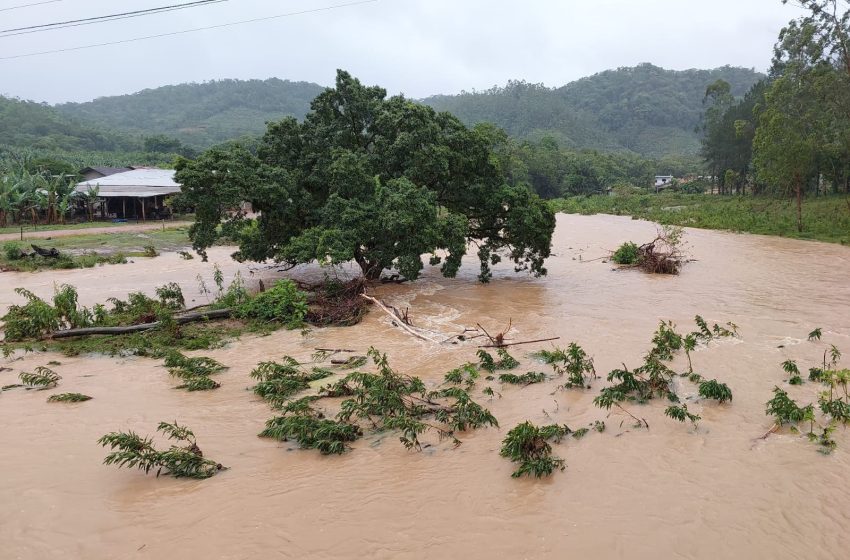  Chuva intensa eleva nível do rio em Corupá