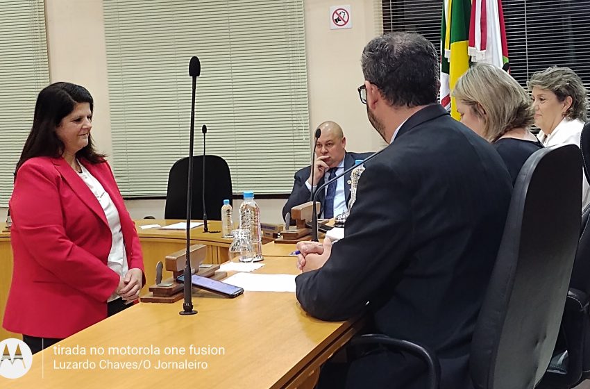  Karen toma posse na Câmara Municipal