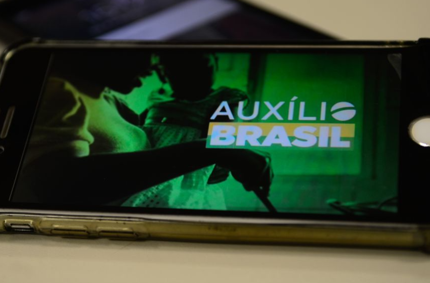  Auxílio Brasil é pago hoje a beneficiários com NIS final 4