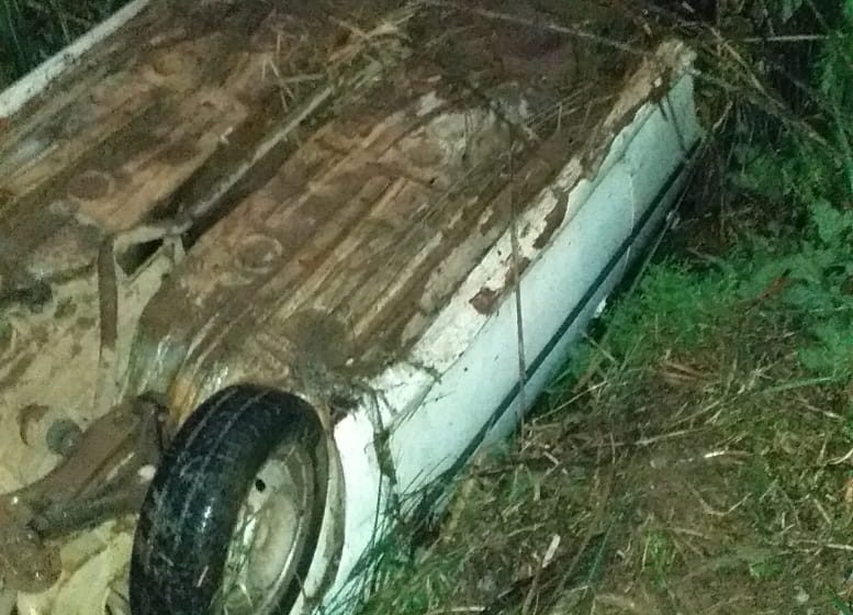  CAPOTAMENTO: motorista sai ileso