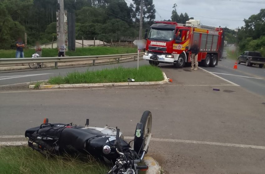 Batida entre caminhão e moto deixa um ferido
