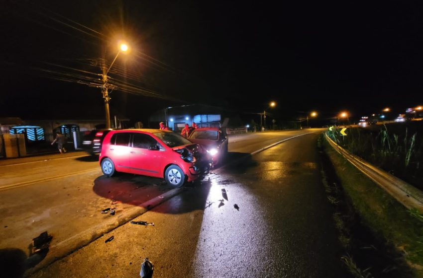  Batida frontal no Mato Preto deixa idosa ferida