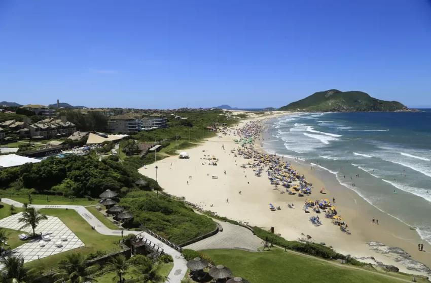  Grupo usa pulseiras falsificadas em resort de luxo de SC por 3 dias