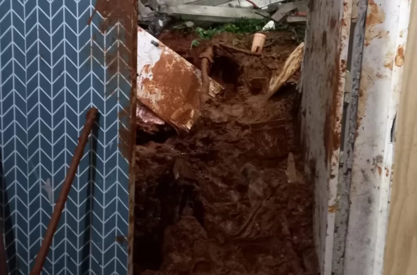 Primas morrem soterradas em deslizamento