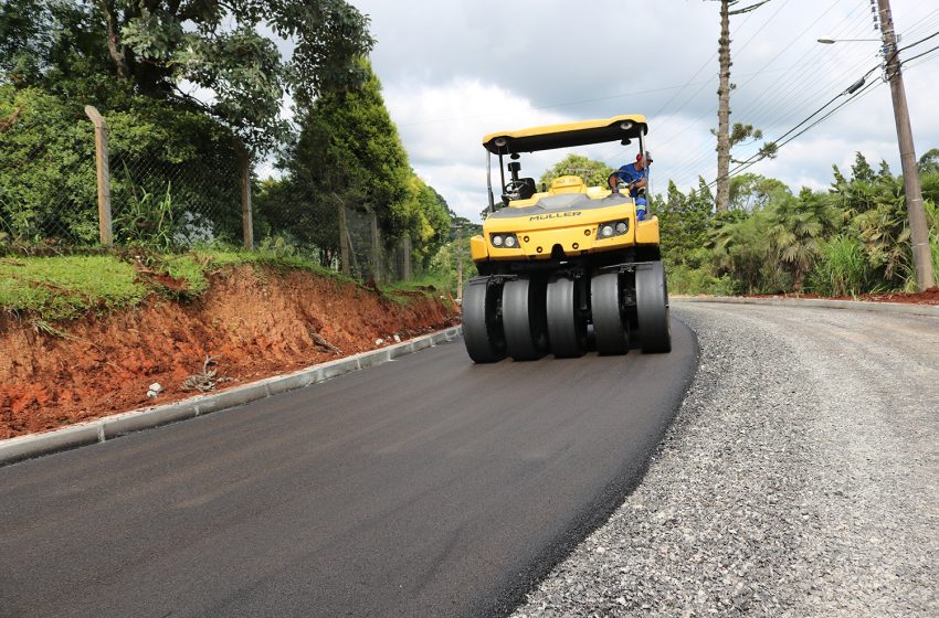  Estrada Dona Francisca recebe pavimentação asfáltica