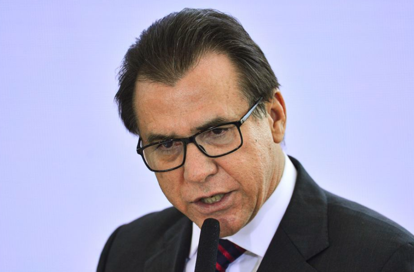  Ministro do Trabalho pedirá fim de novos pedidos de saque-aniversário