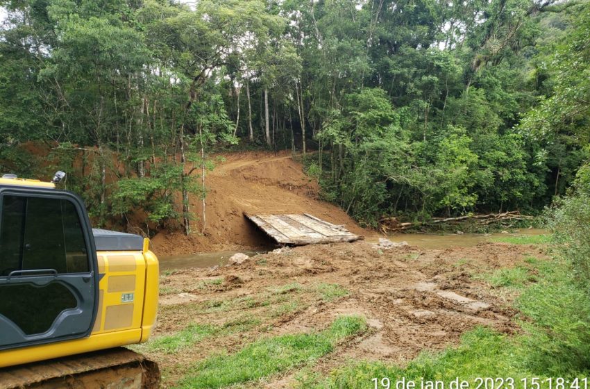  Passagem provisória no Rio Mandioca