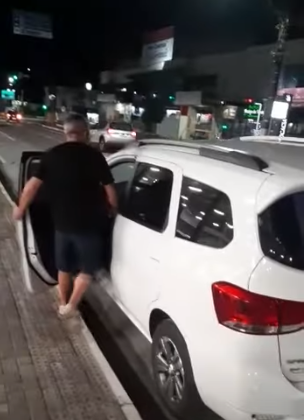  Servidor é flagrado fazendo compras com carro da Prefeitura