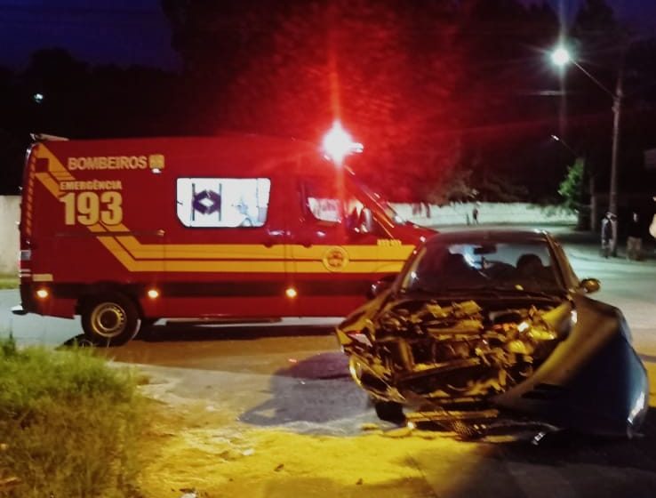  Colisão entre carros em Rio negrinho