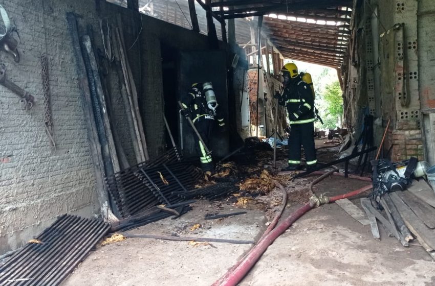  Incêndio em estufa de fumo na cidade de Campo Alegre