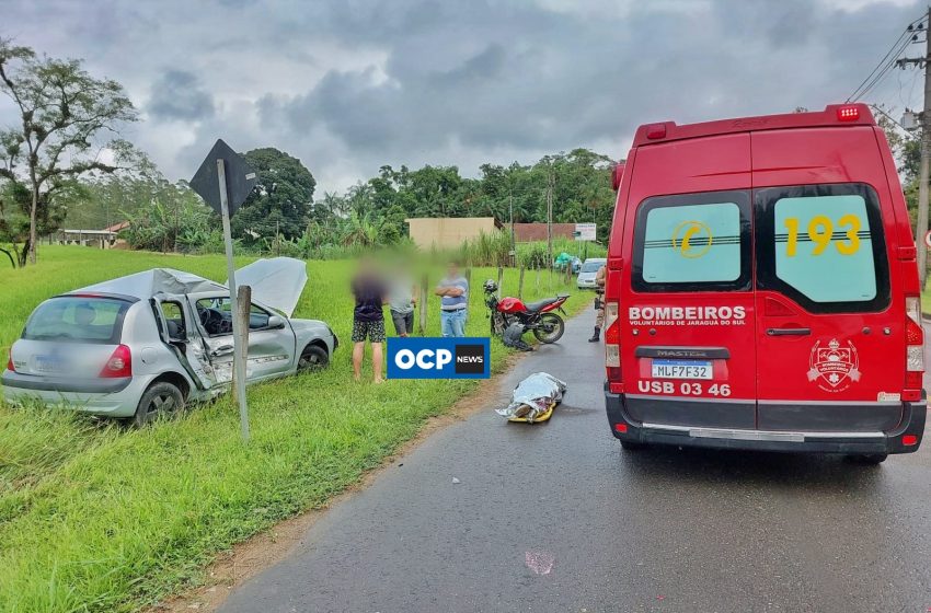  Carro aquaplana e mulher morre em grave acidente