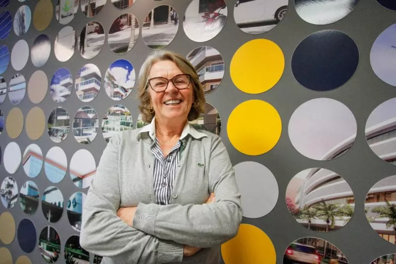  Mãe de Guga se recupera de um aneurisma