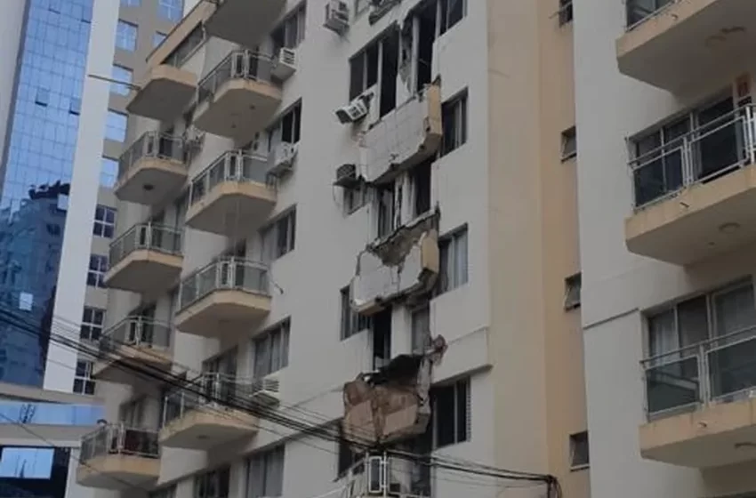  FOTOS: Sacadas de prédio de Balneário Camboriú desabam