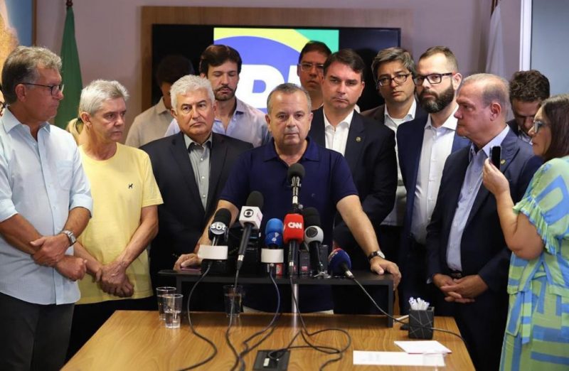  Marinho fecha bloco na acirrada disputa pelo comando do Senado