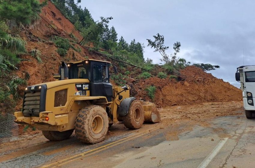  BARREIRA NA SERRA: Obras em andamento