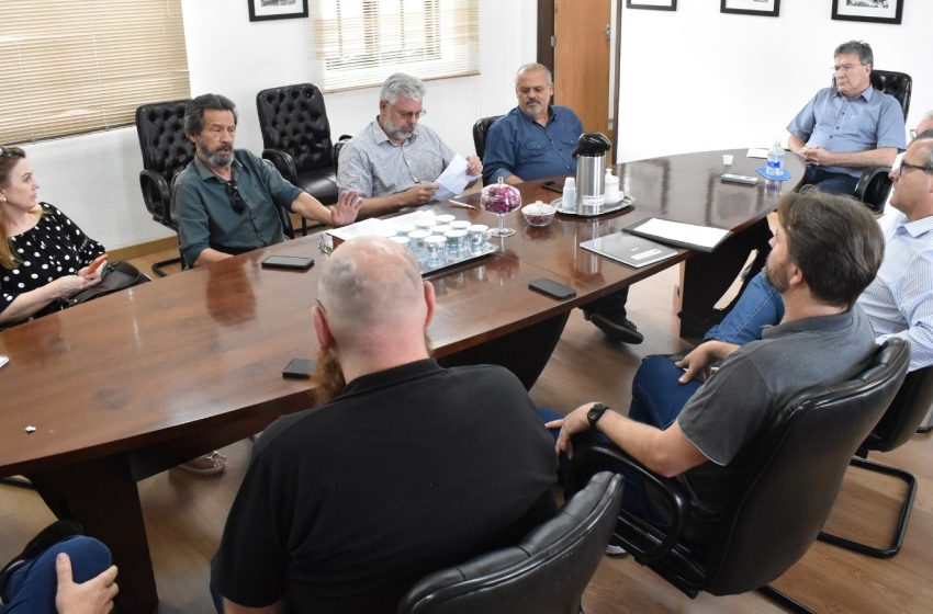  AUMENTO SALARIAL: Servidores recebem 7%