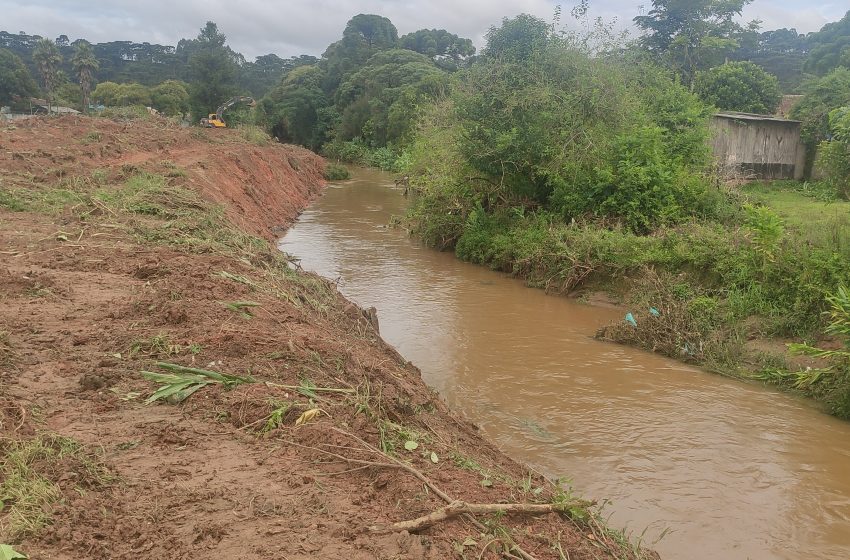  Rio Banhados em Serra Alta recebe limpeza