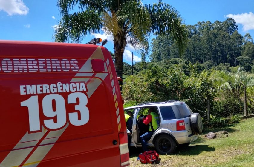  Saída de Pista deixa jovem de 18 anos ferido