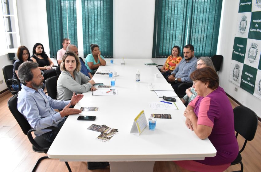  Definido reajuste para servidores de Campo Alegre